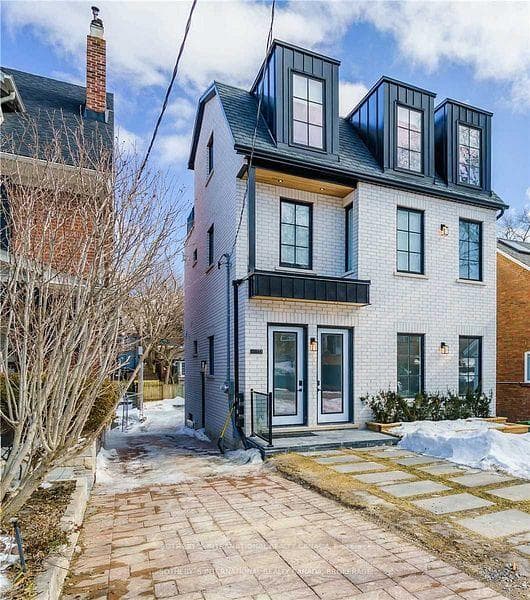 131 Alberta Avenue photo 1