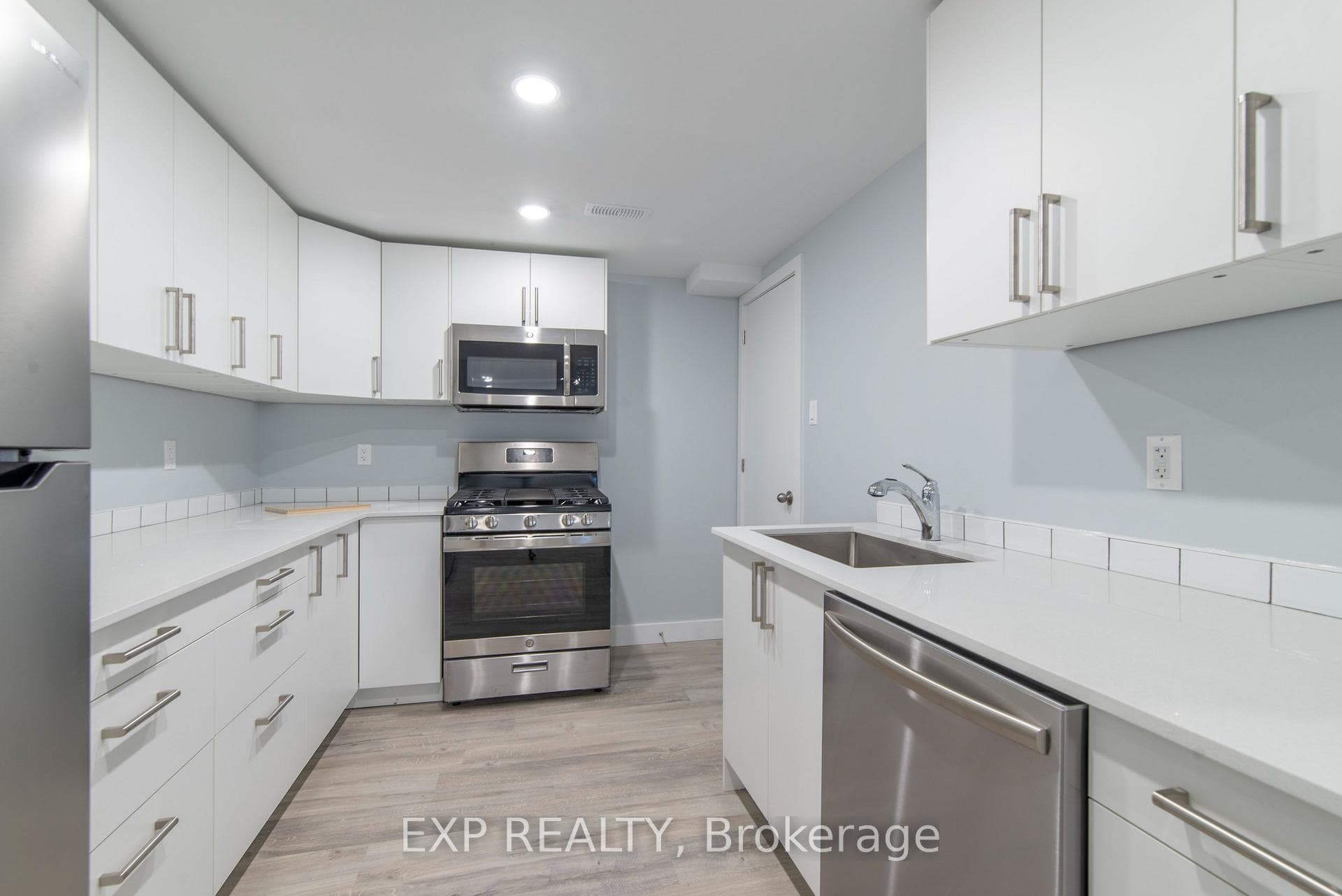 1057 Falaise Road photo 6