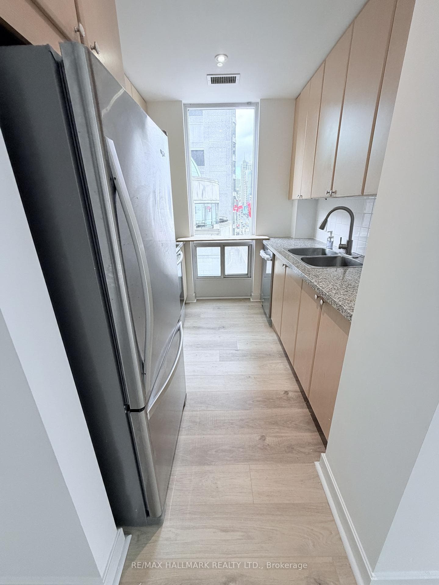 85 Bloor Street Unit 602 photo 11