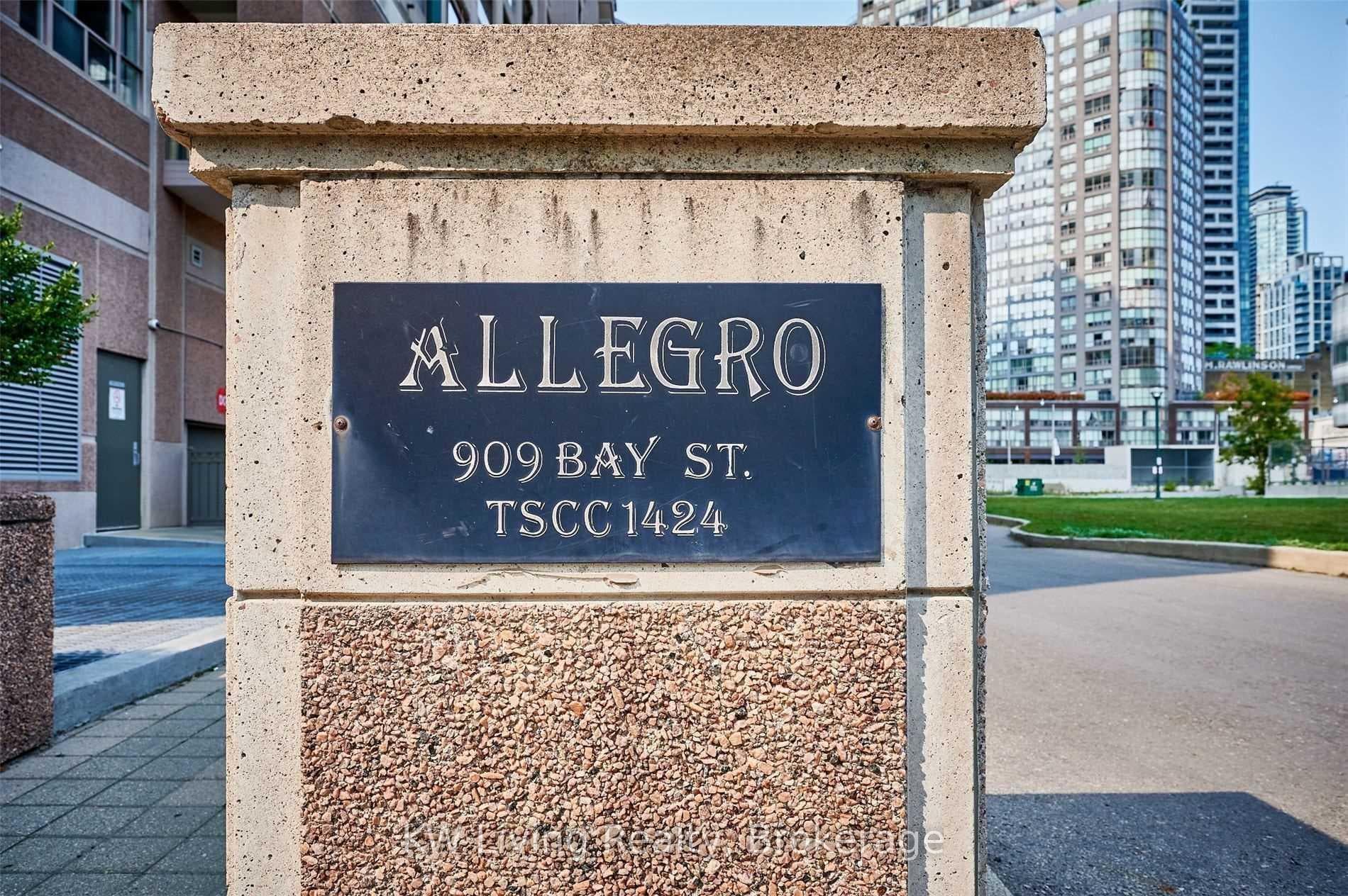 909 Bay Street Unit 606 photo 4