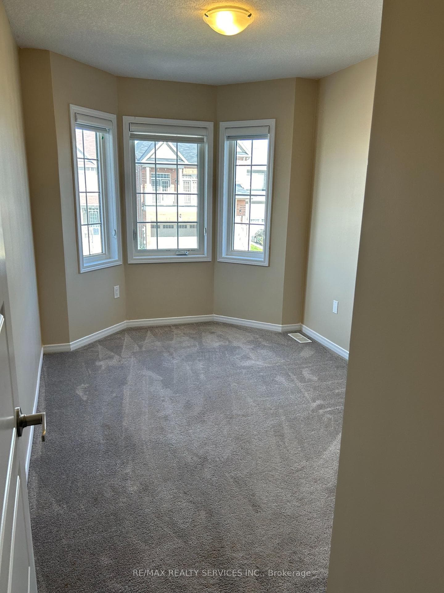 47 Blacksmith Drive photo 5
