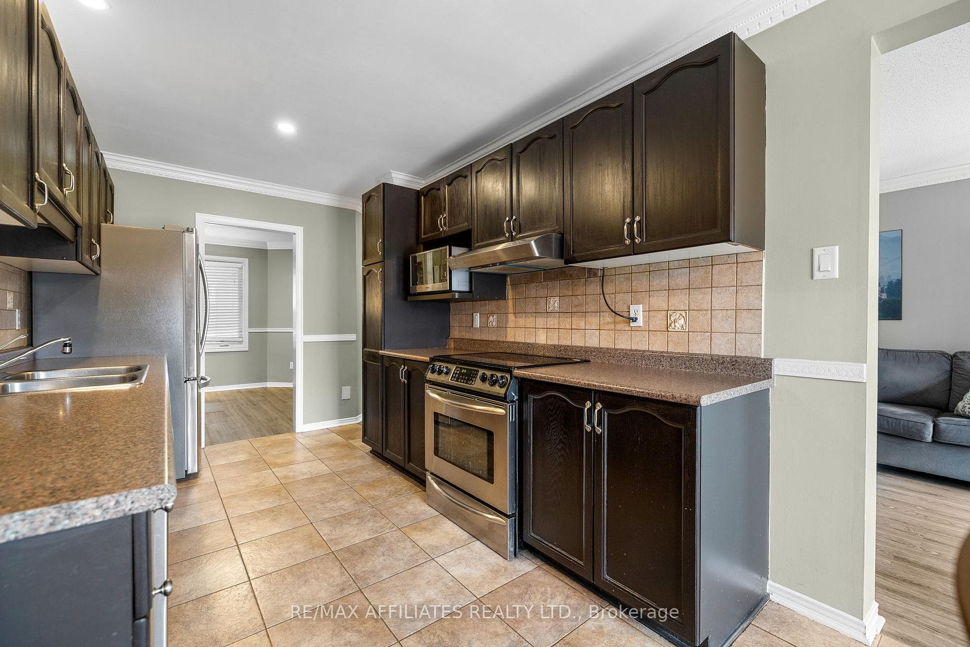 1494 Corsham Avenue photo 7
