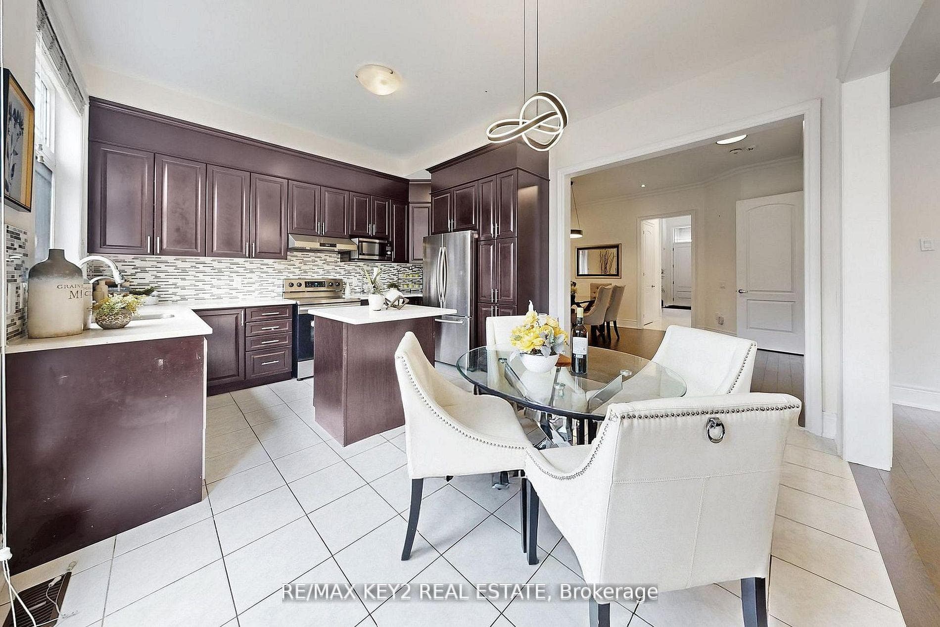 10 Lyle Way photo 15