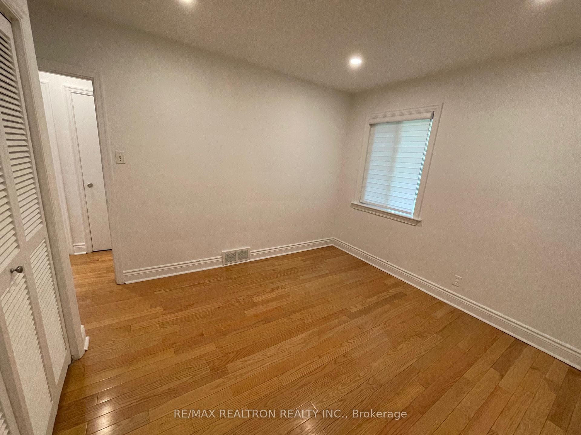 60 Nipigon Avenue photo 8