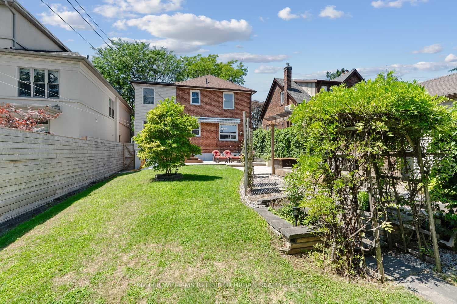 327 Bessborough Drive photo 47