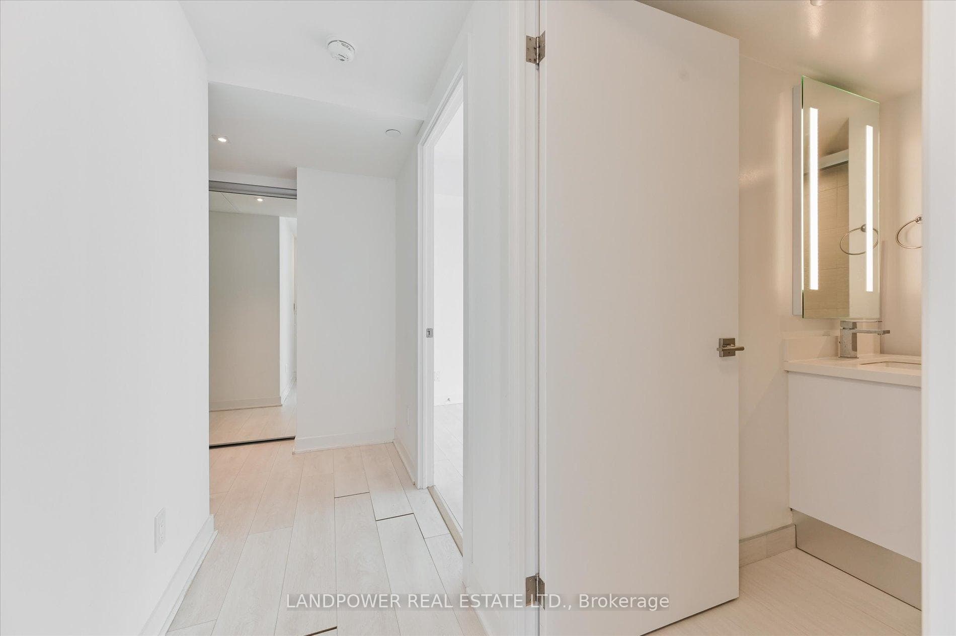 188 Cumberland Street Unit 702 photo 12