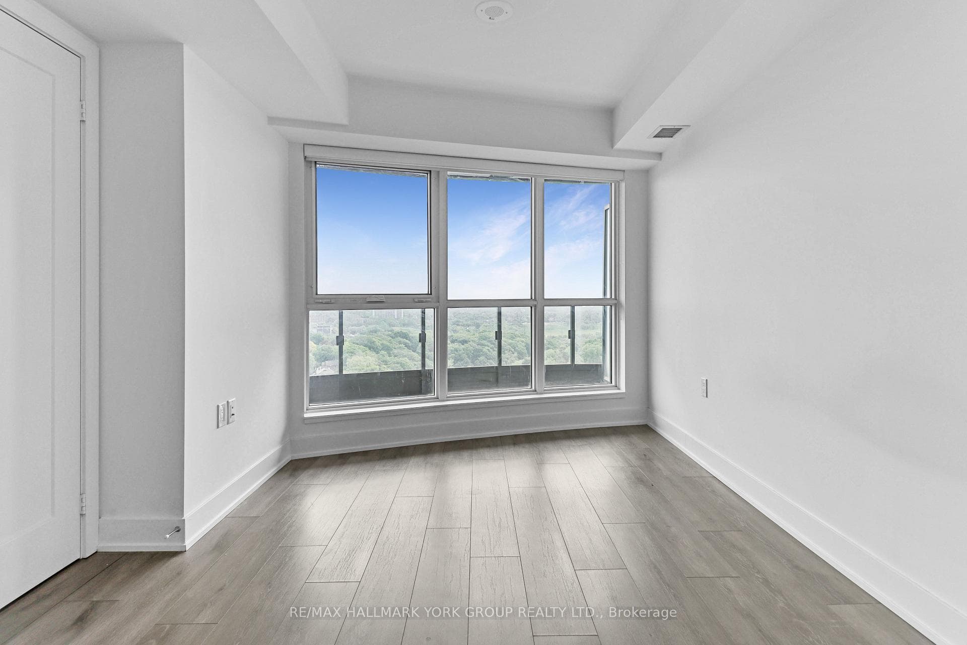 585 Bloor Street Unit 2017 photo 15