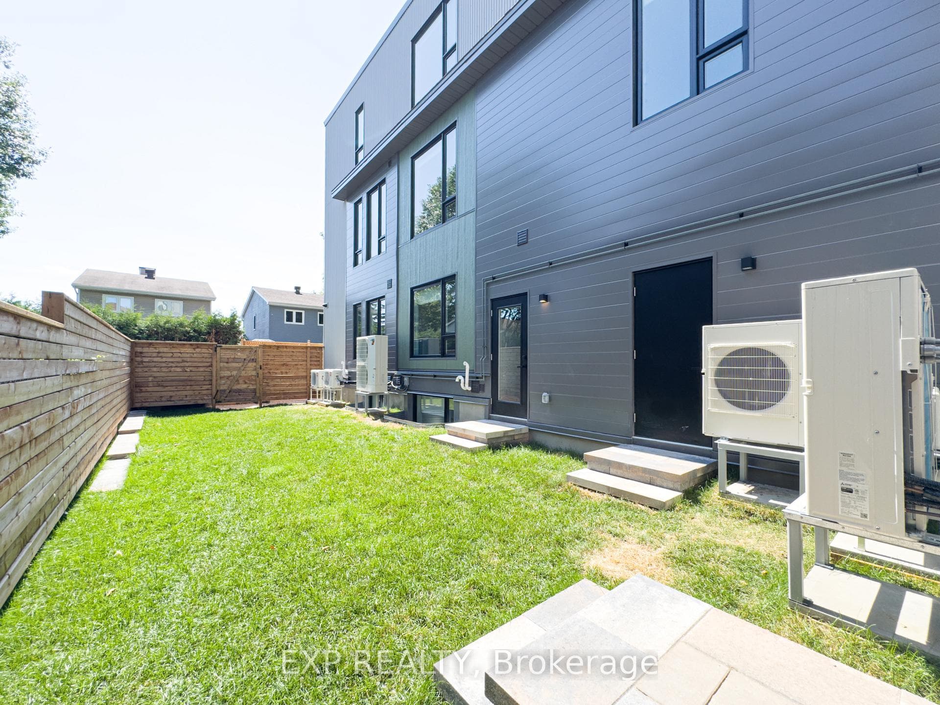 25 Fair Oaks Crescent Unit E photo 28