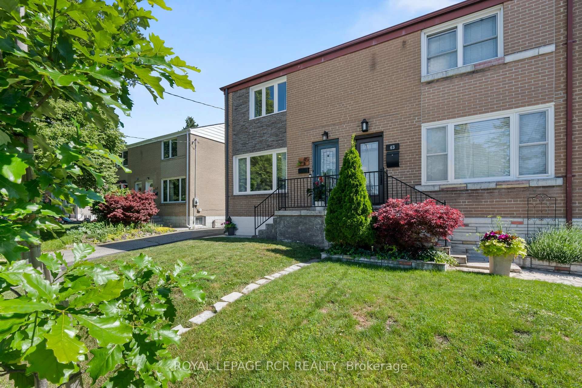 45 Skylark Road photo 3