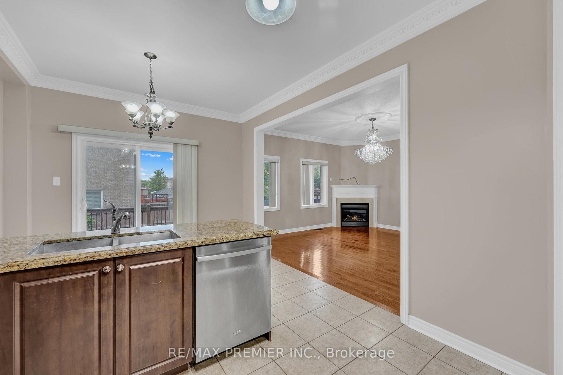 81 Greenview Circle Unit 1st&2nd photo 9