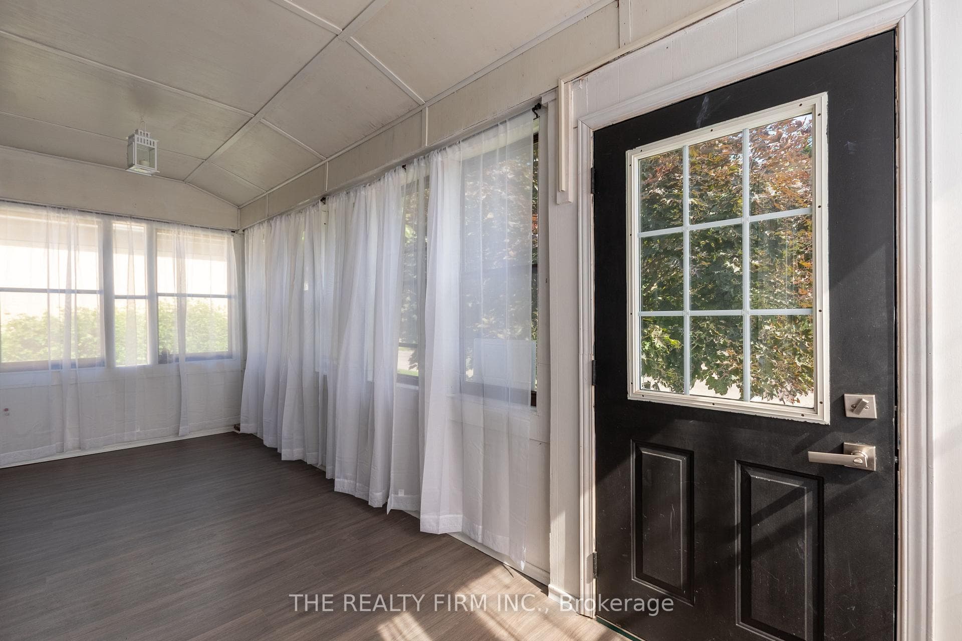 946 Lorne Avenue photo 4