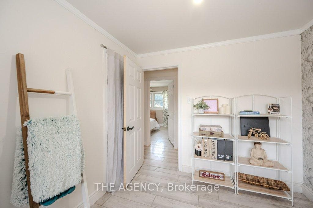 111 Lyndhurst Drive photo 23
