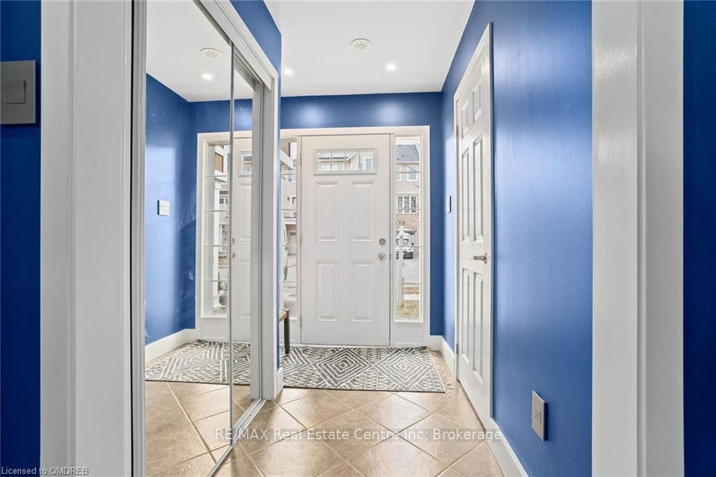 611 ATTENBOROUGH Terrace photo 3