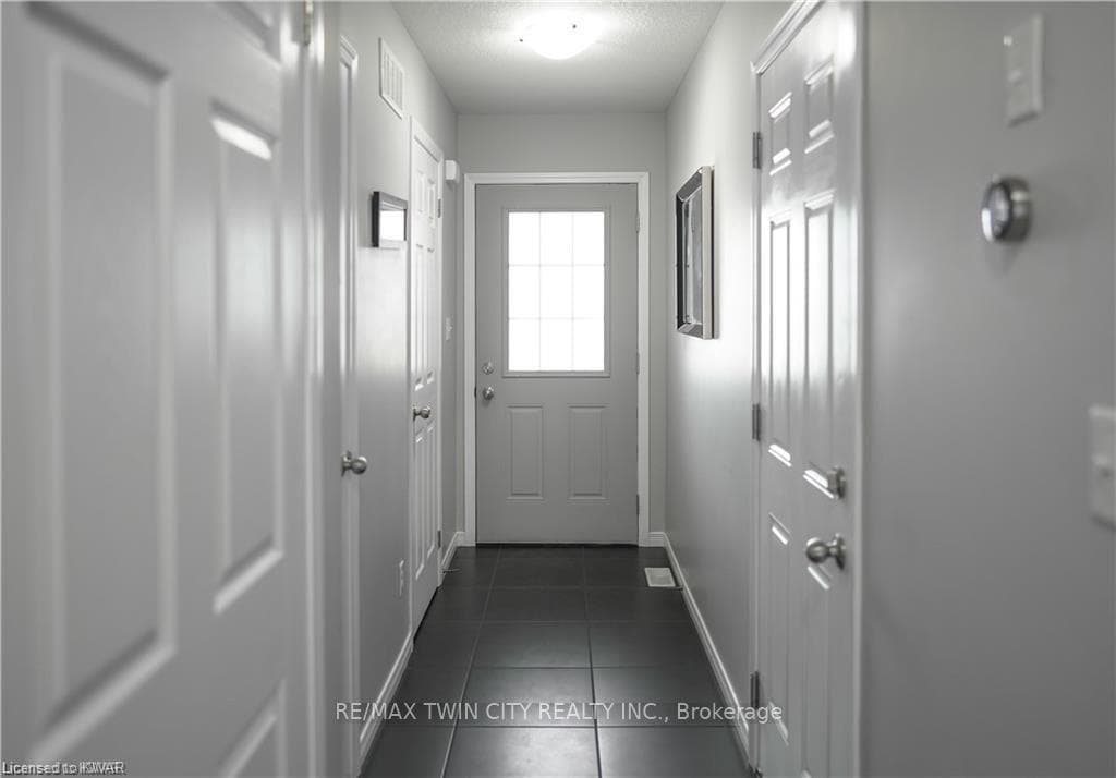 76 Meadowridge Street photo 7