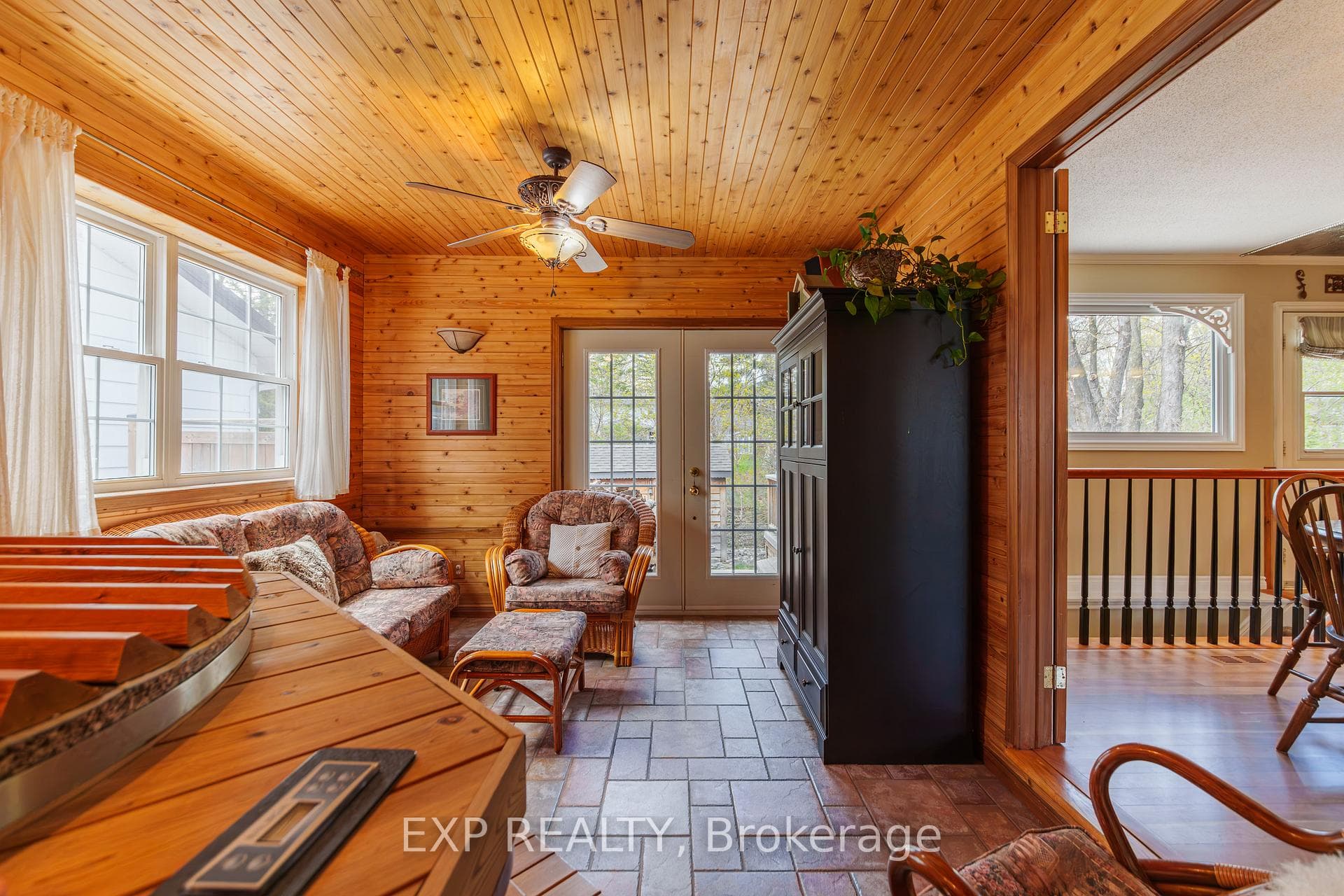 49 Parkmount Crescent photo 13