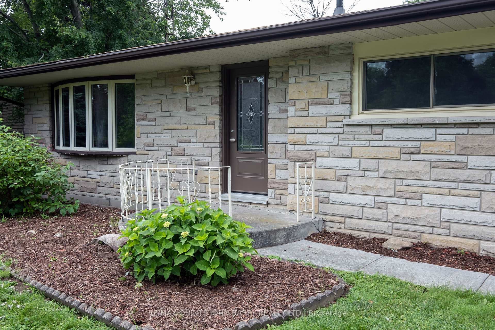 28 Walter Avenue photo 4