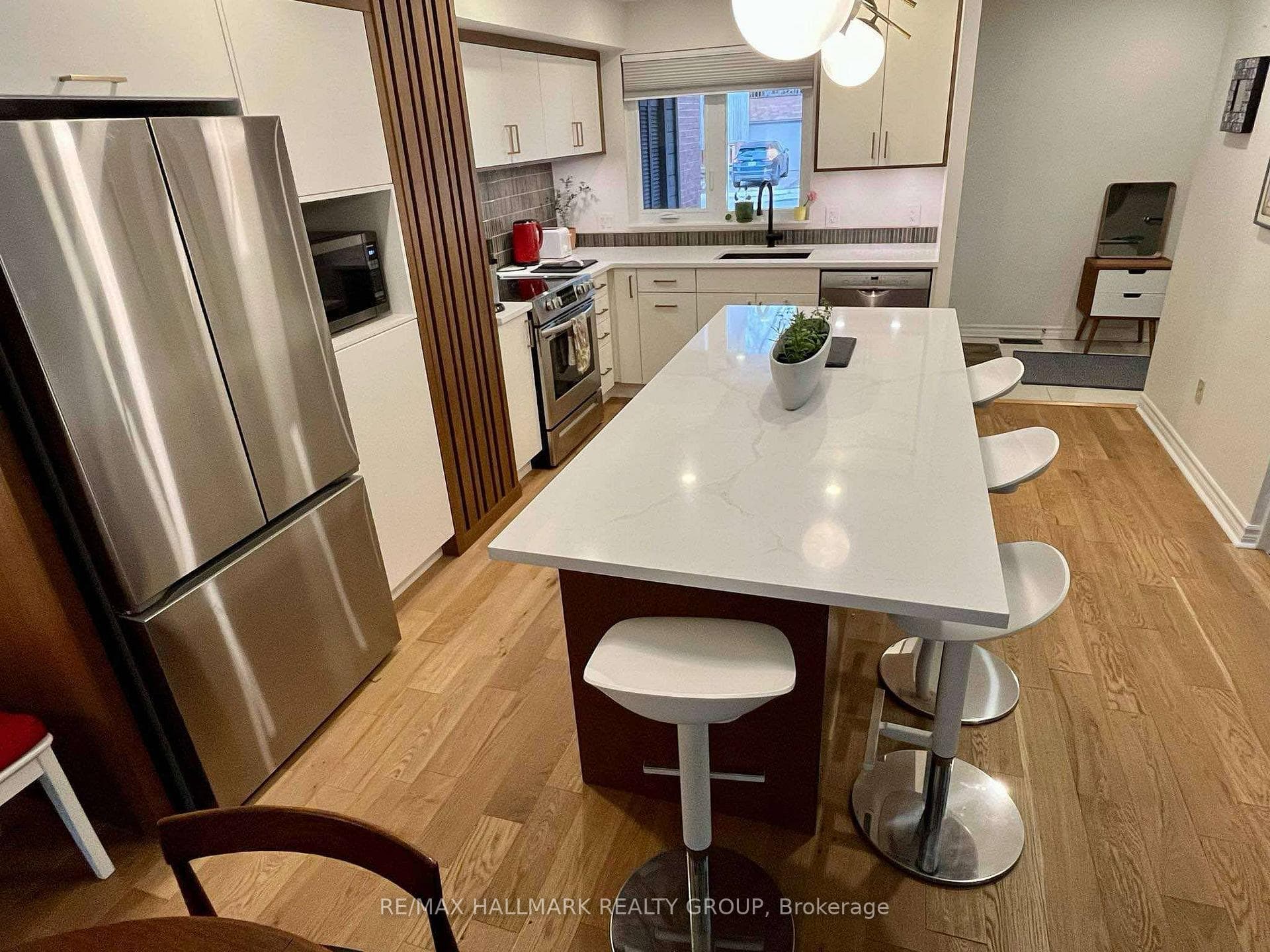 285 Bruyere Street photo 5