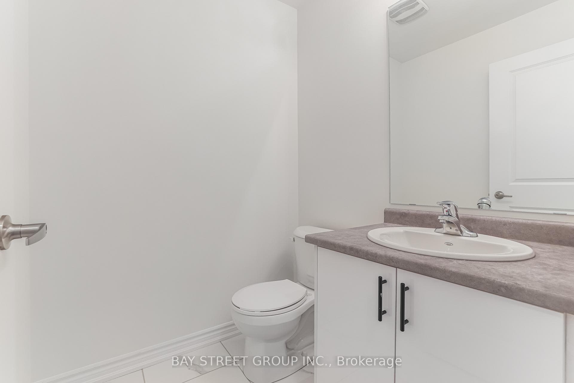 upper 30 Rochester Drive photo 5