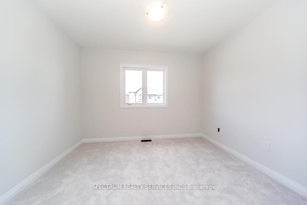 1389 Stovell Crescent photo 30