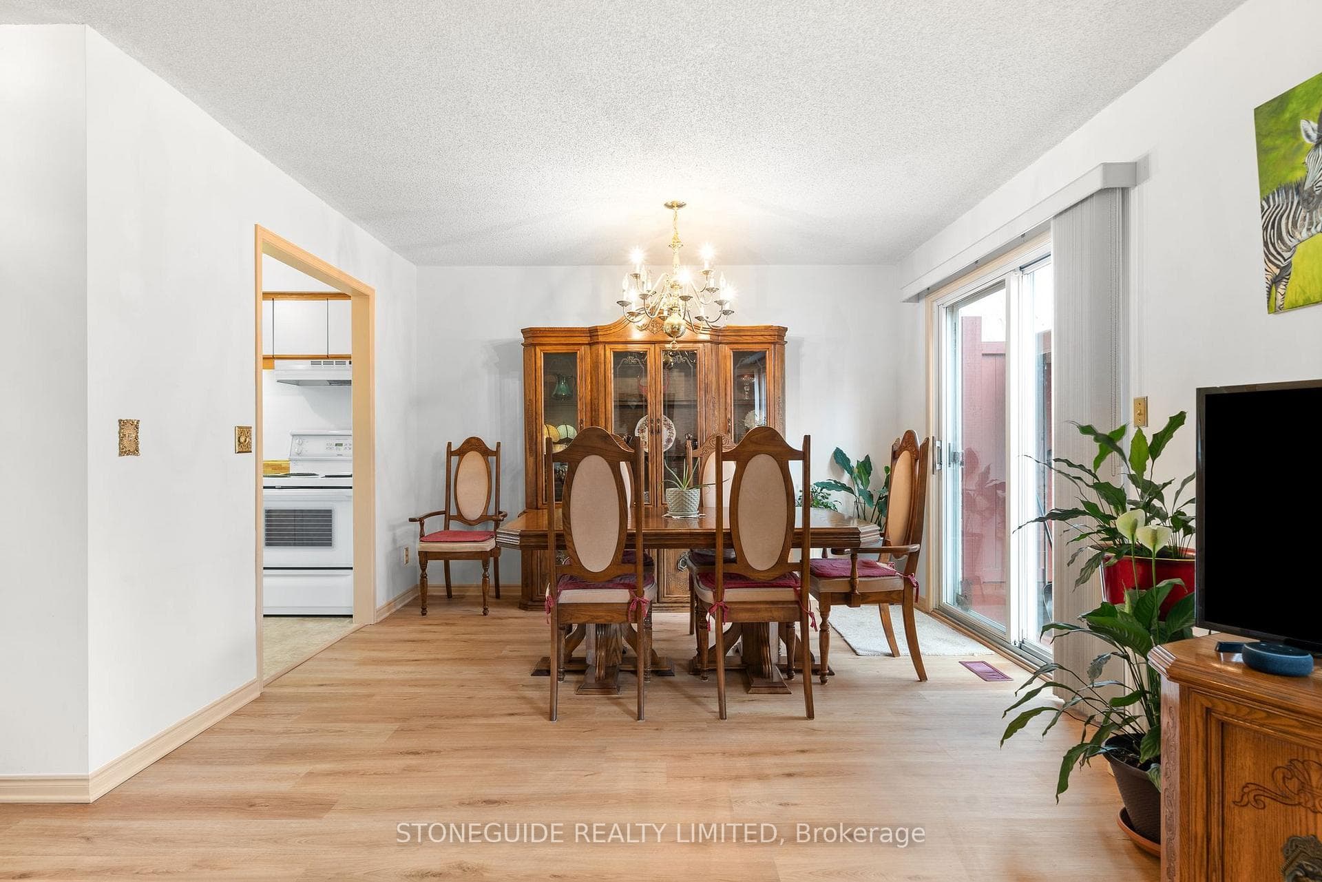 161 Sutherland Crescent photo 7