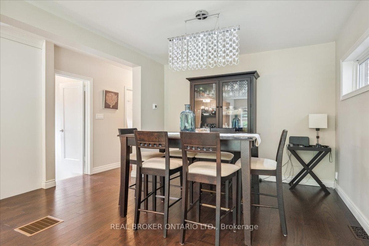 12 Parkview Heights photo 13