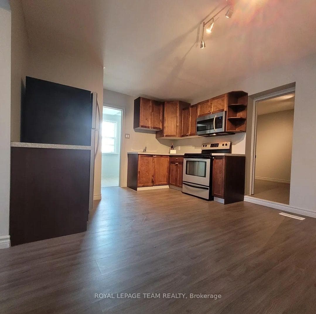 1008 ST. LAURENT Boulevard photo 8