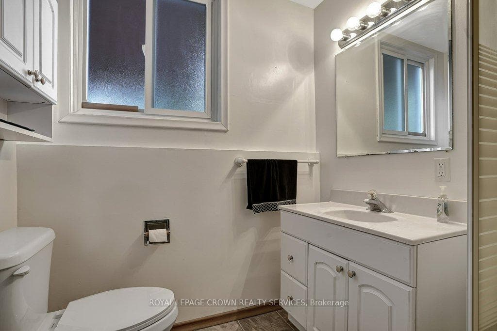 104 Strathcona Crescent photo 22