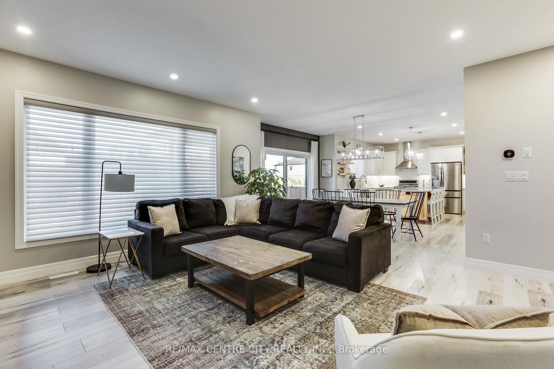 108 Stuart Avenue photo 8
