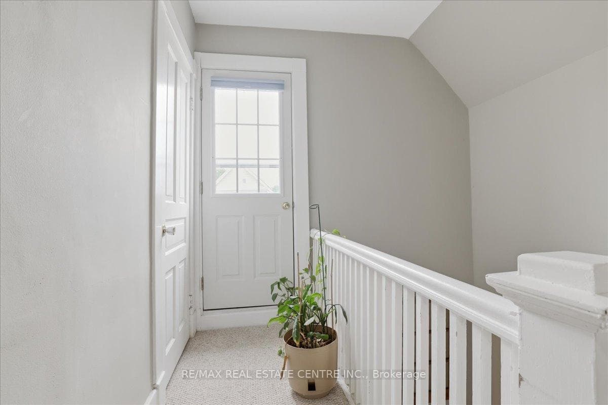 140 Peter Street photo 25