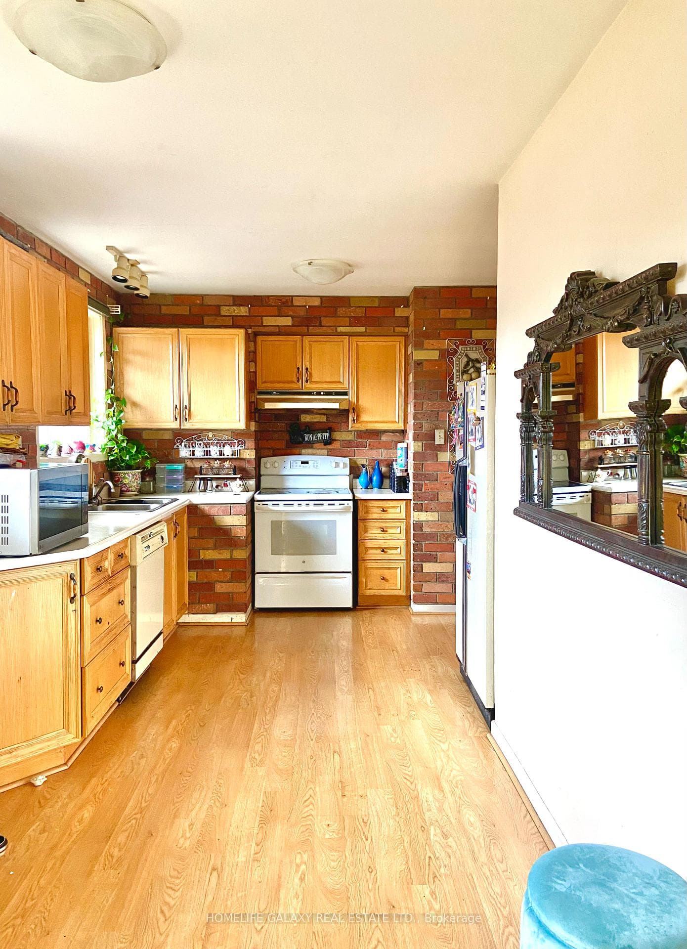12 Brightview Crescent photo 2