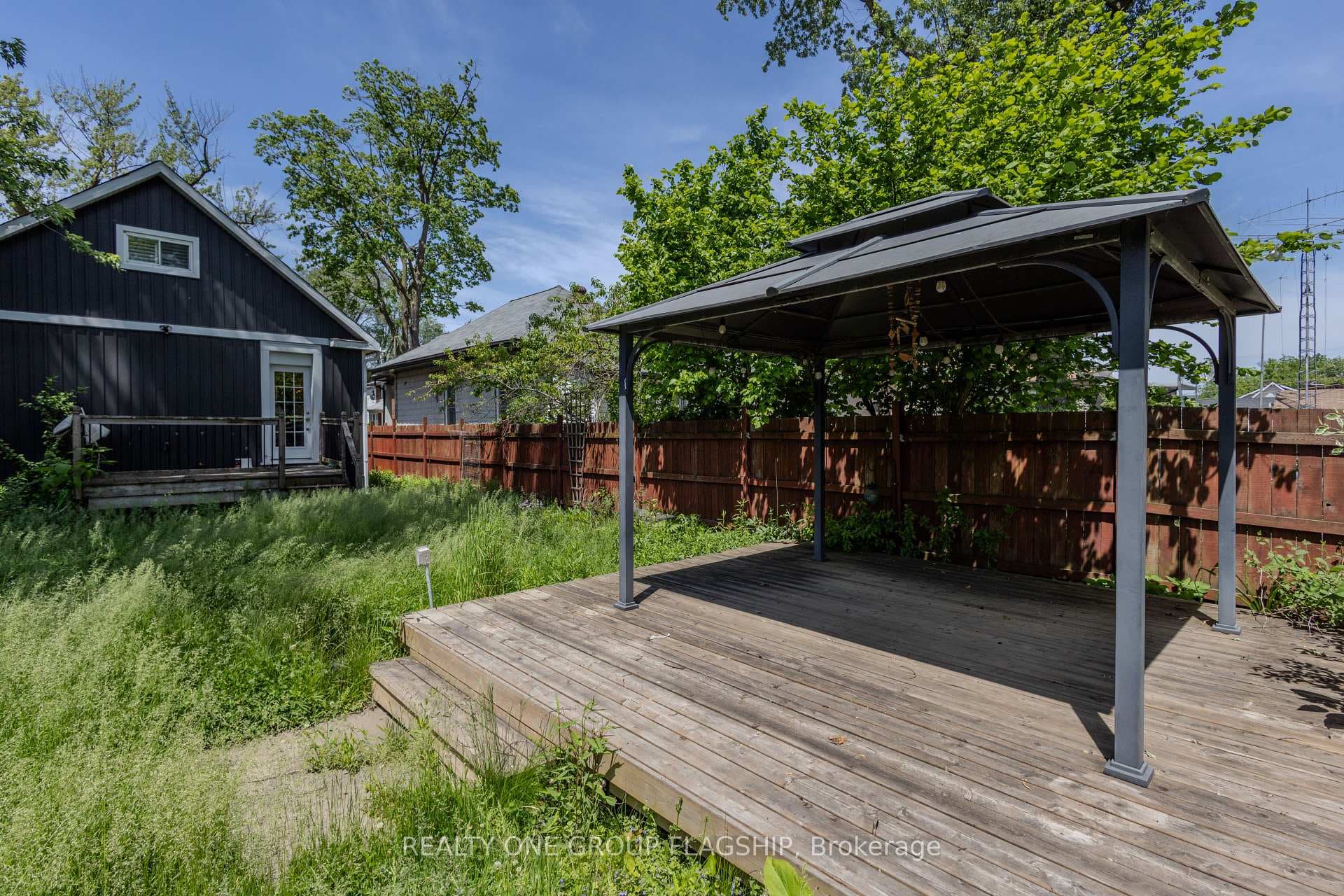 4774 THIRD Avenue photo 27