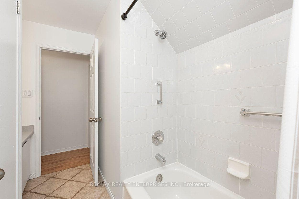 2055 Walkers Line Unit 117 photo 28
