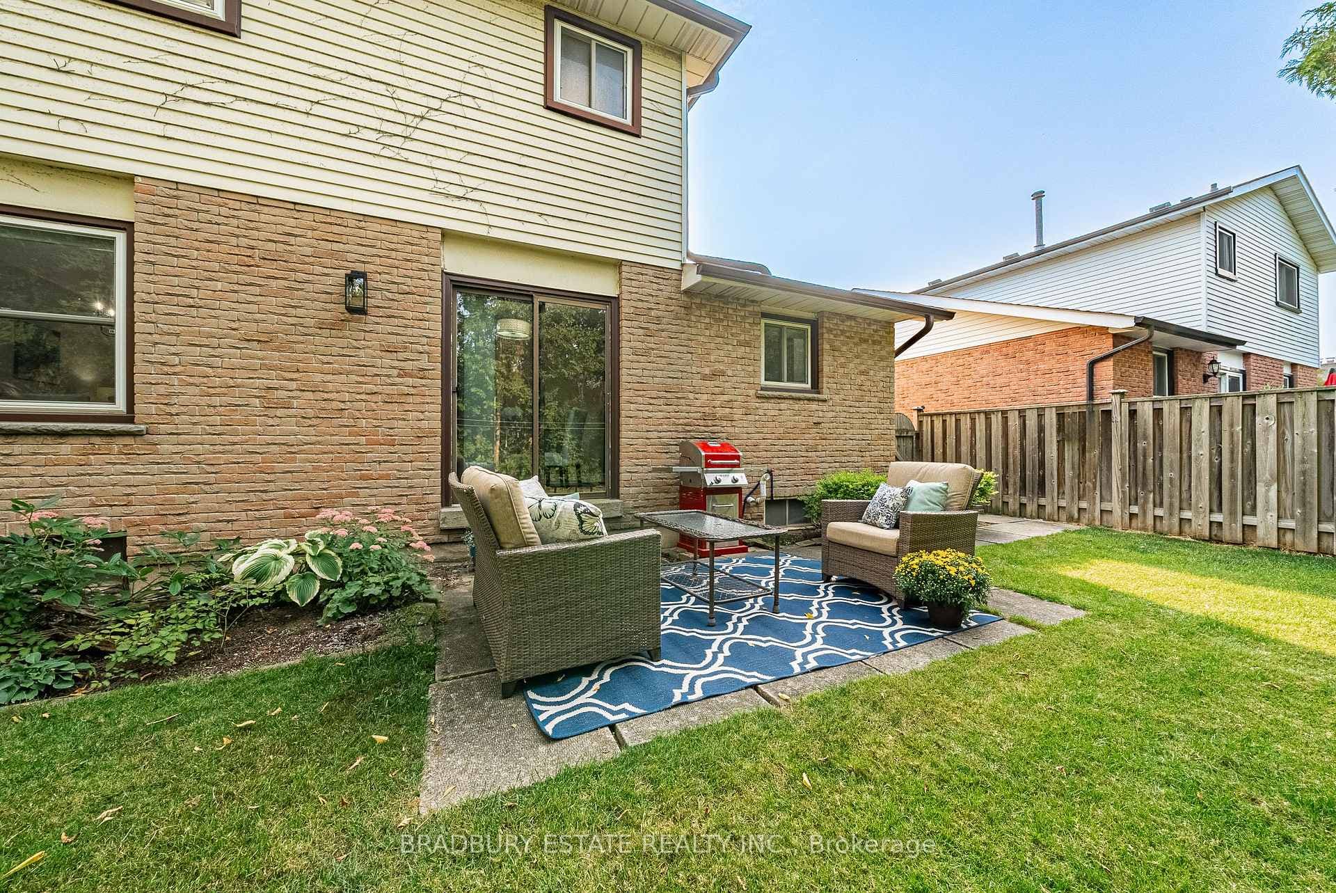 557 Holly Avenue photo 31