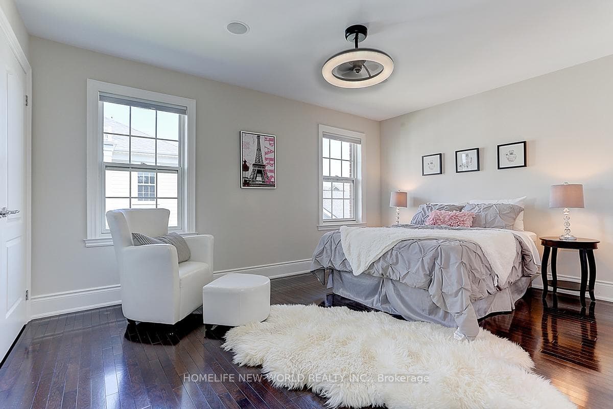 883 Carlisle Street photo 20