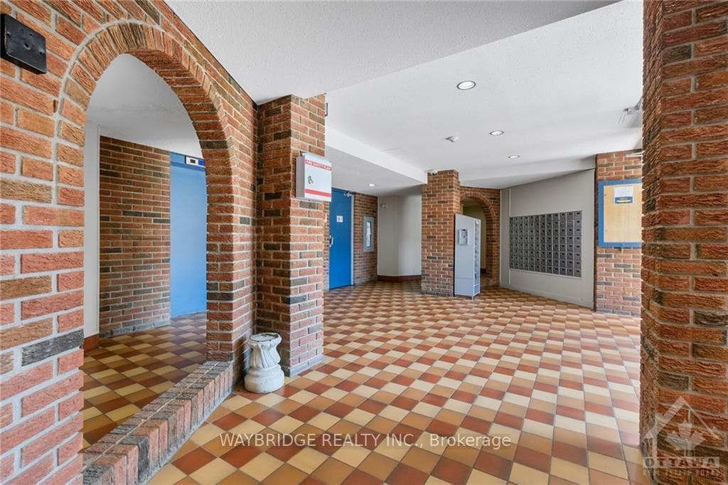 2041 ARROWSMITH Drive Unit 205A photo 20