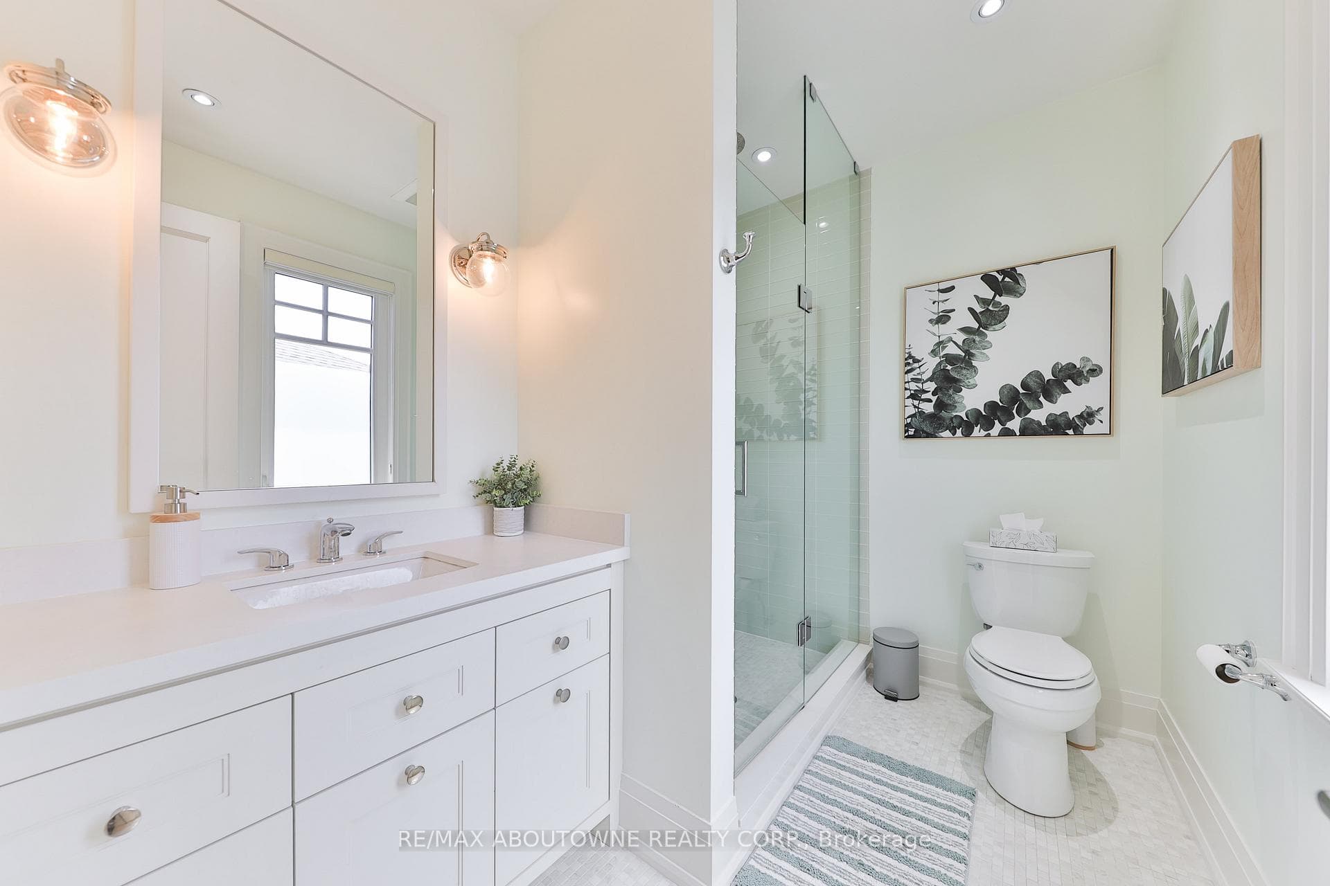 408 Saville Crescent photo 28
