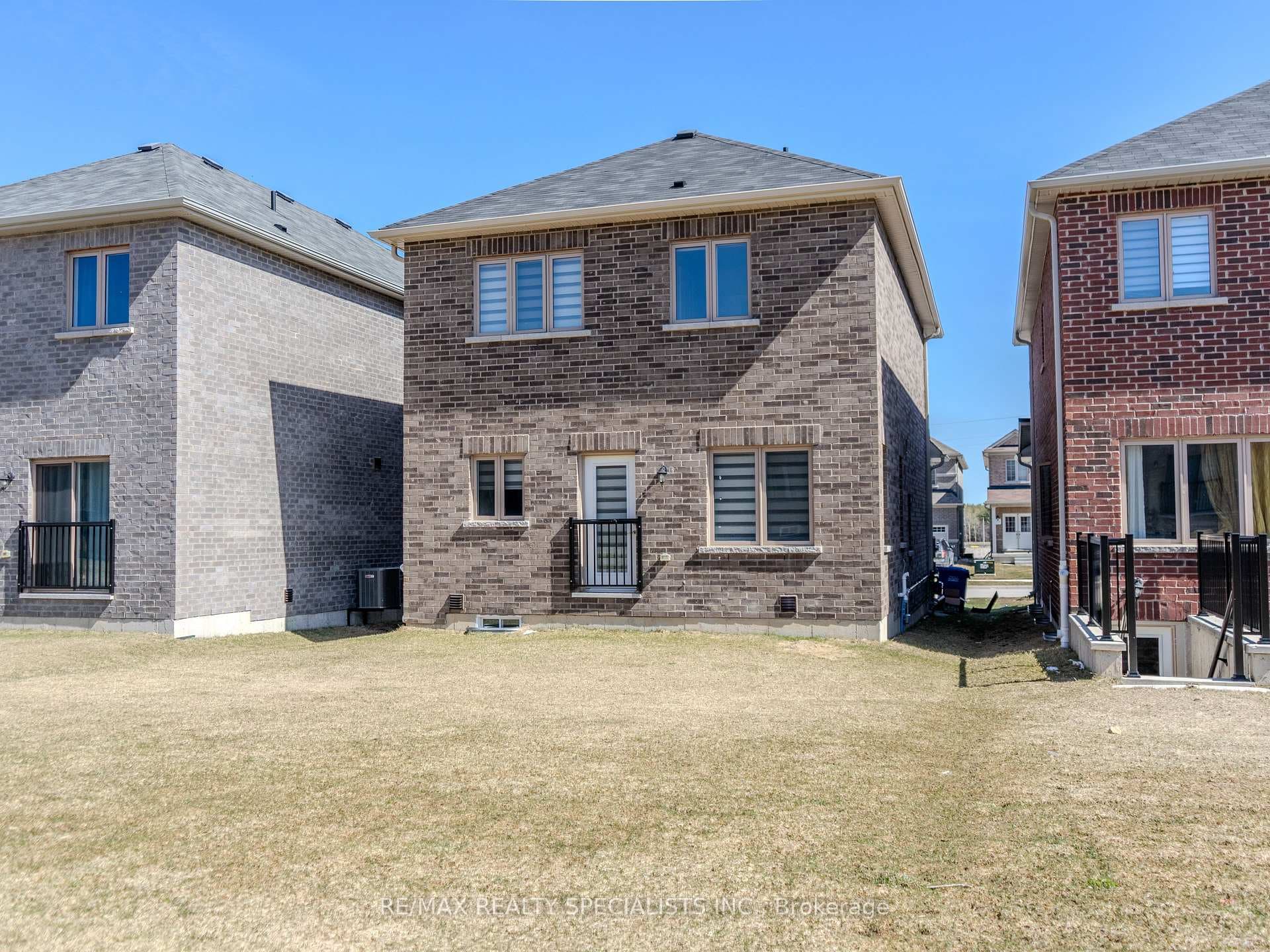 312 Ridley Crescent photo 30