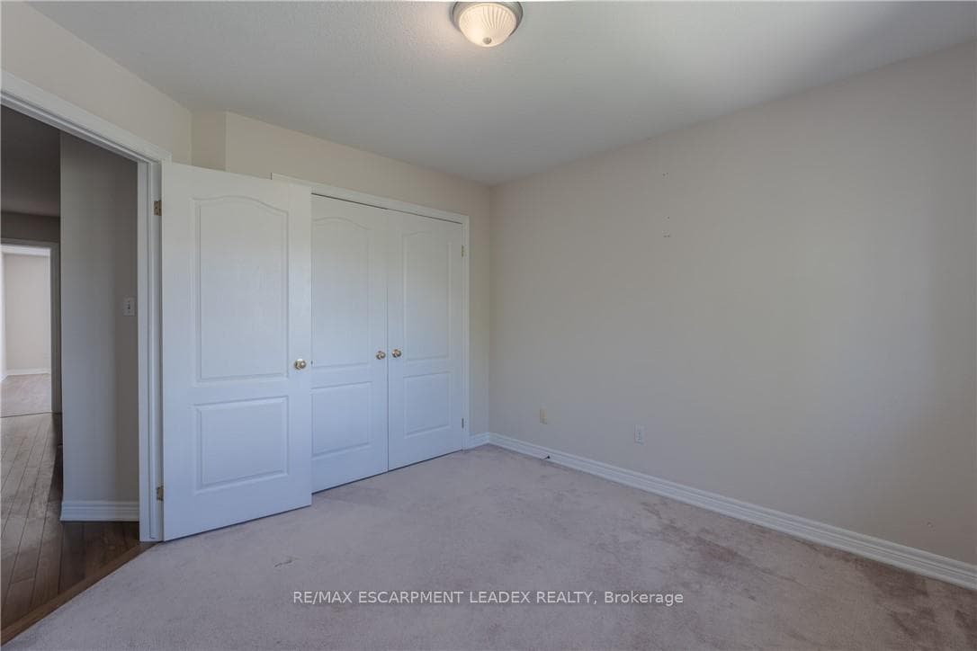 582 Stonehenge Drive photo 25