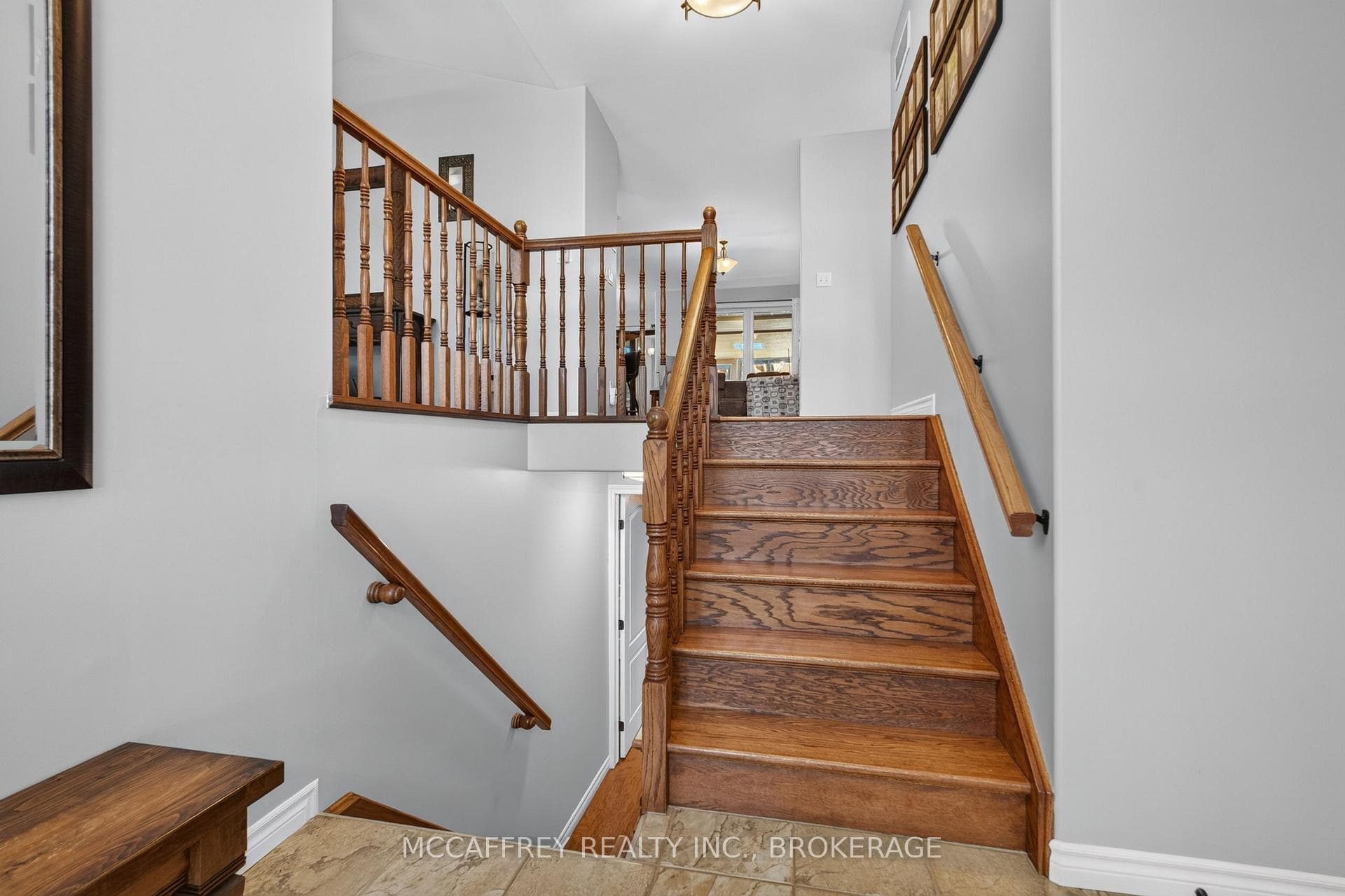 9 Hartwood Crescent photo 5