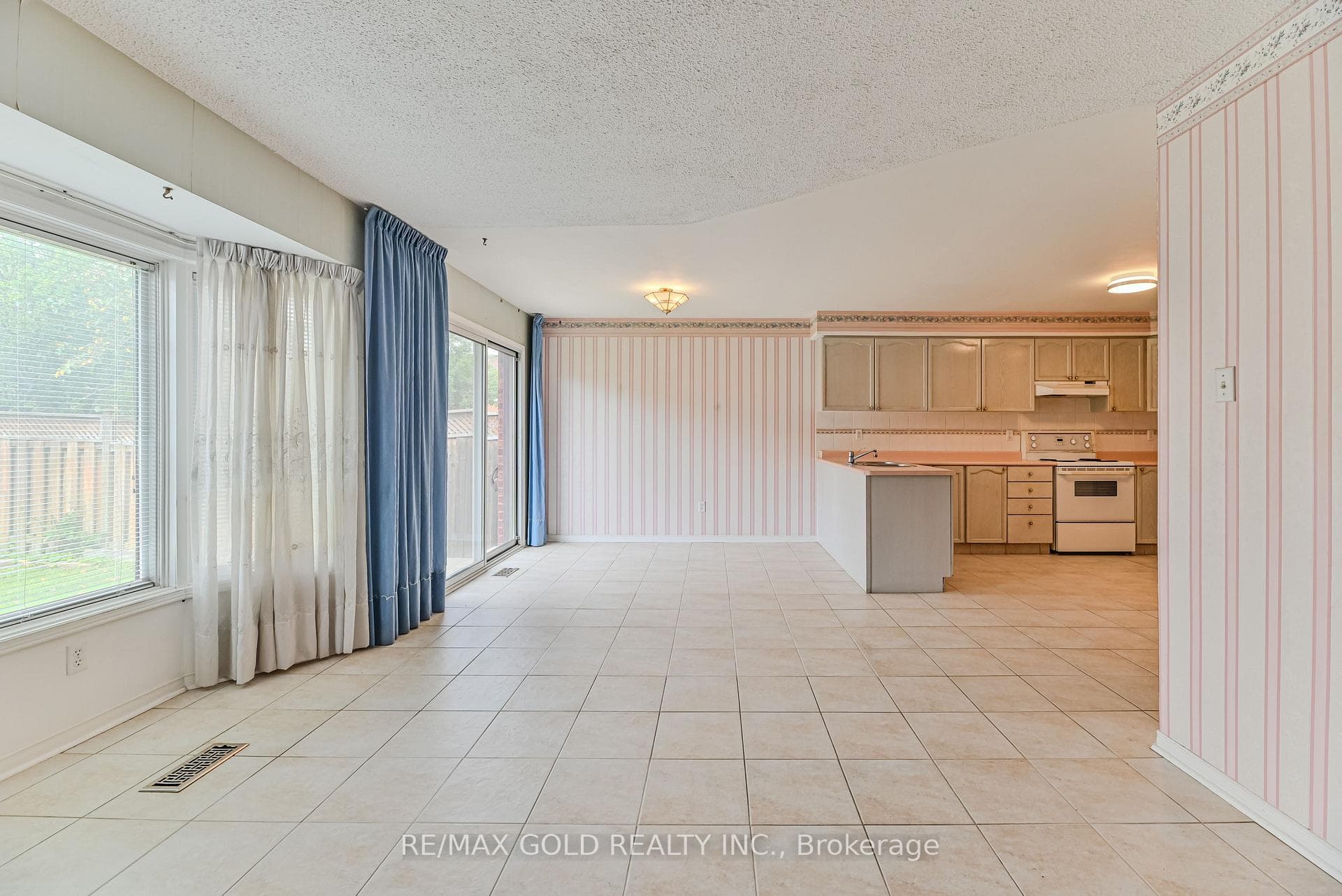 27 Bighorn Crescent photo 21