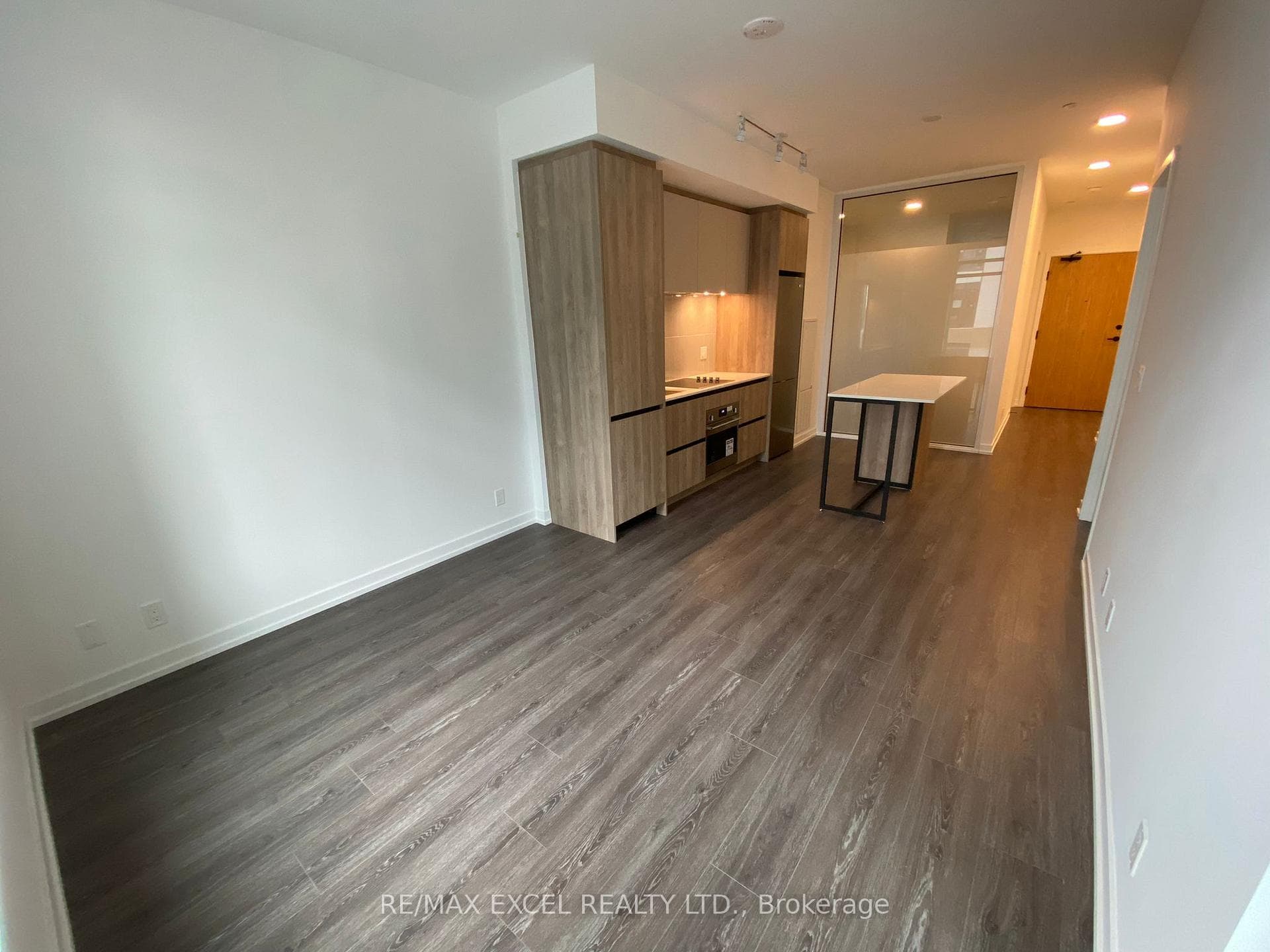8 Beverley Glen Boulevard Unit 410 photo 2