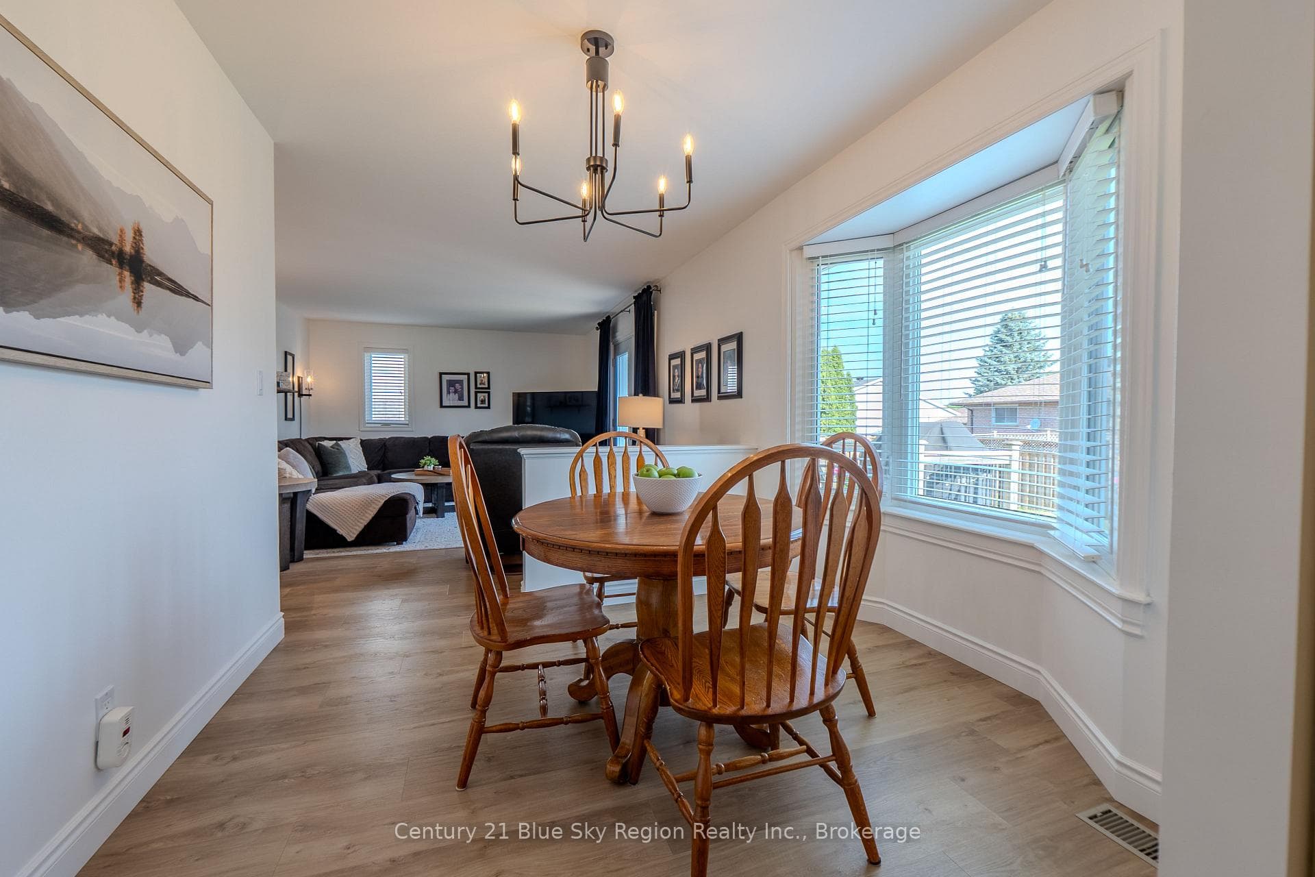 354 Elmwood Avenue photo 12