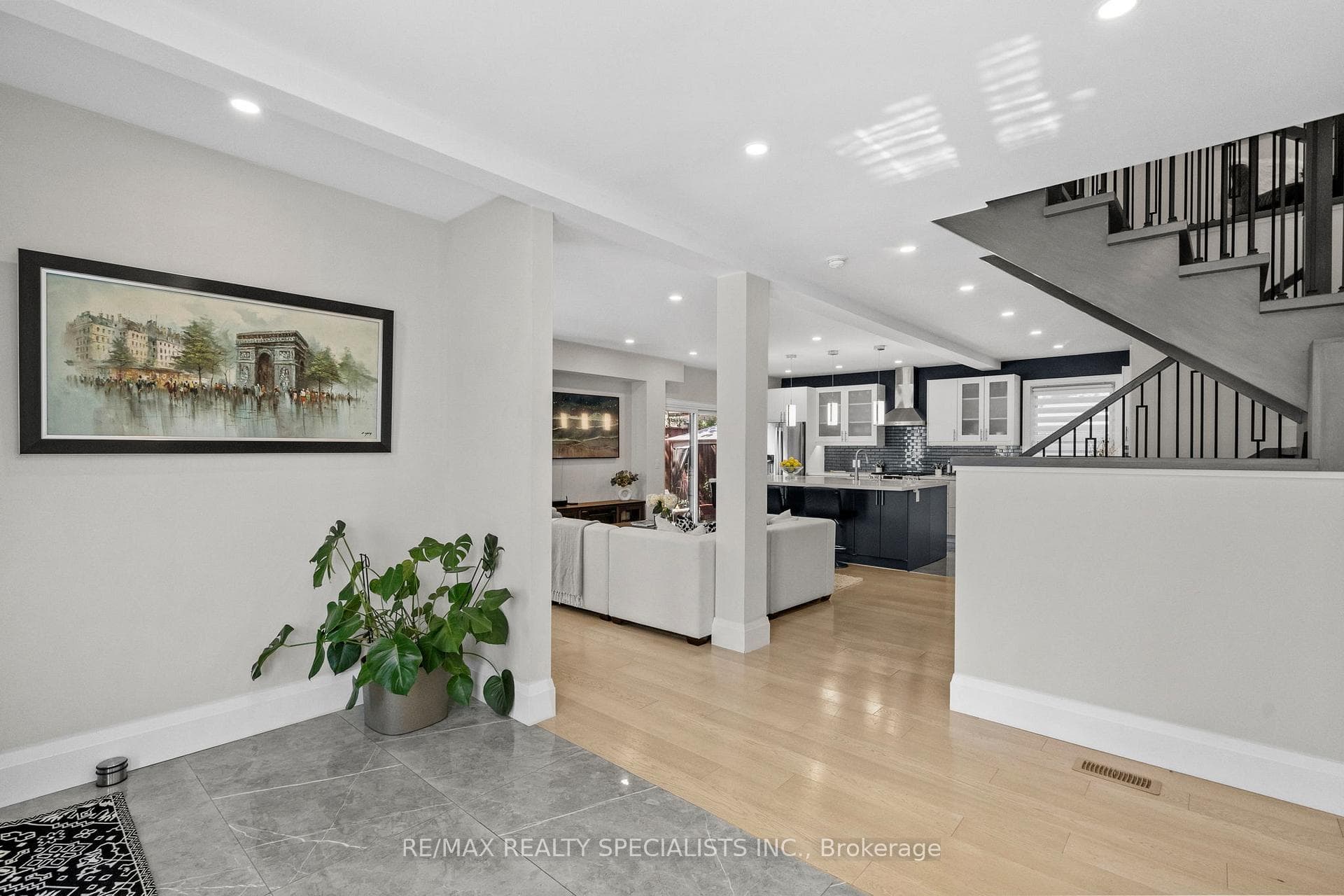 24 Peel Street photo 6