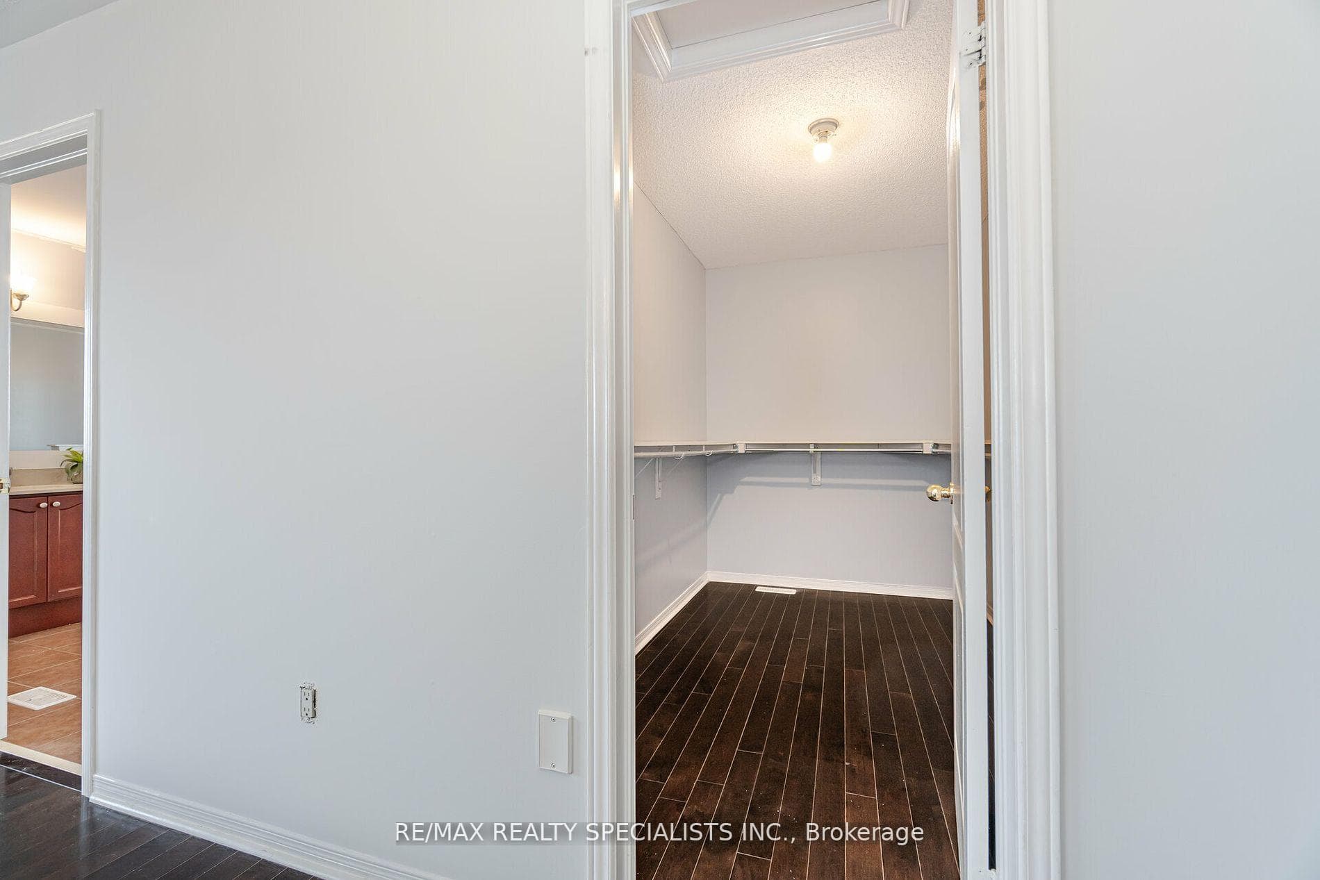 42 Mansbridge Crescent photo 22