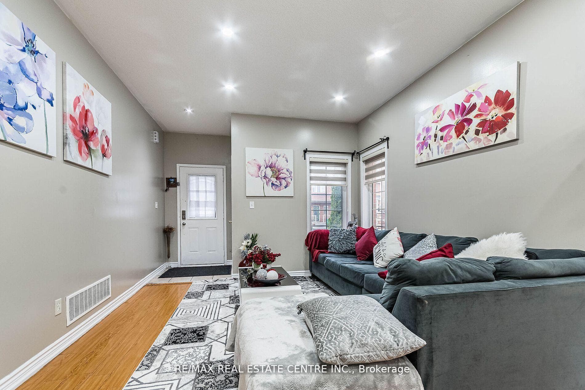 45 Commodore Drive photo 7