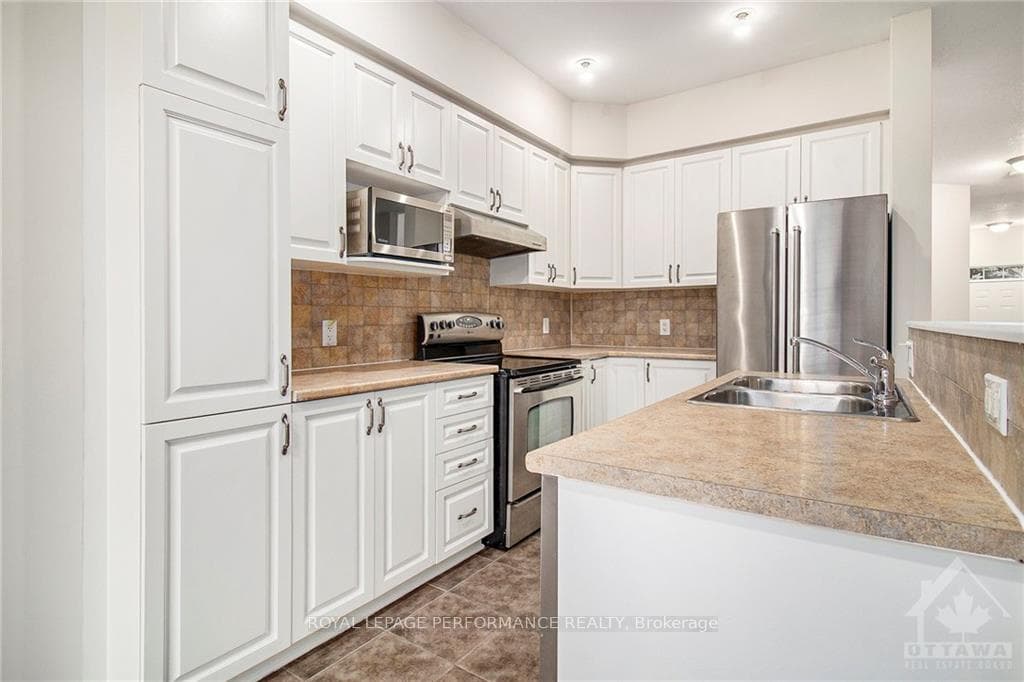 411 SULTAN Street photo 7