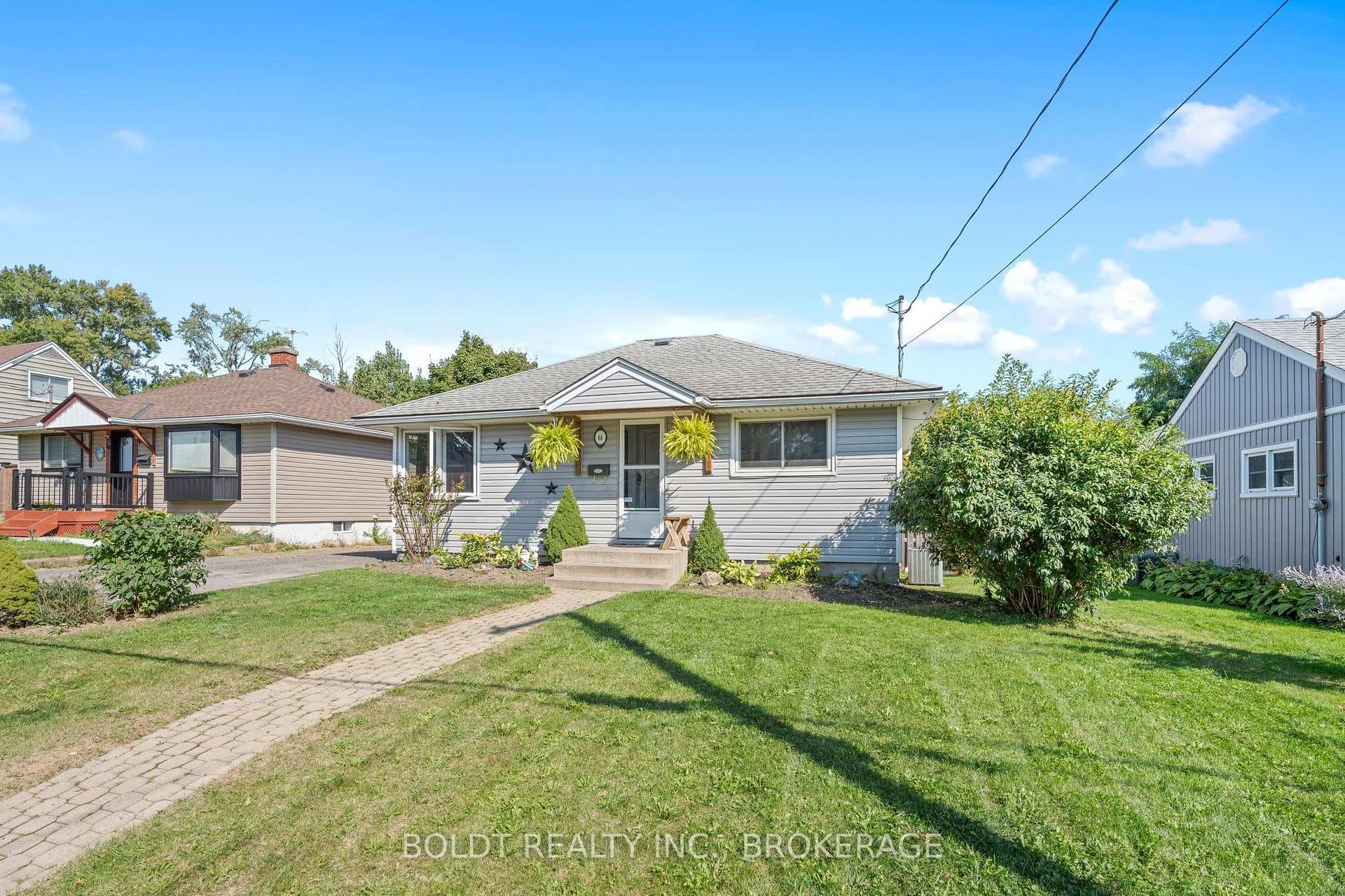 66 Whyte Avenue photo 1