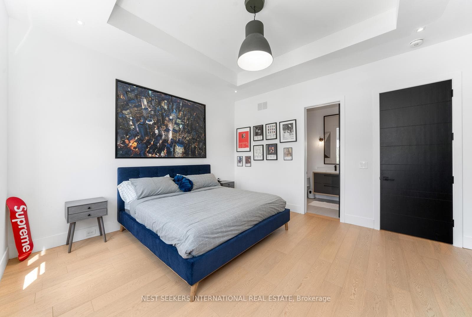 6 Forestave Crescent photo 23