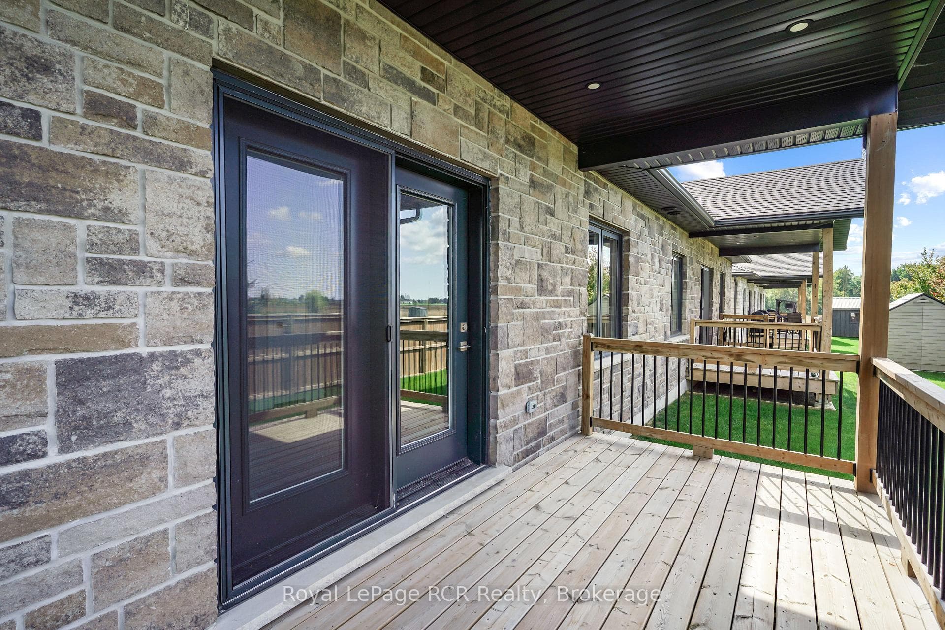 274 Queen Street photo 26