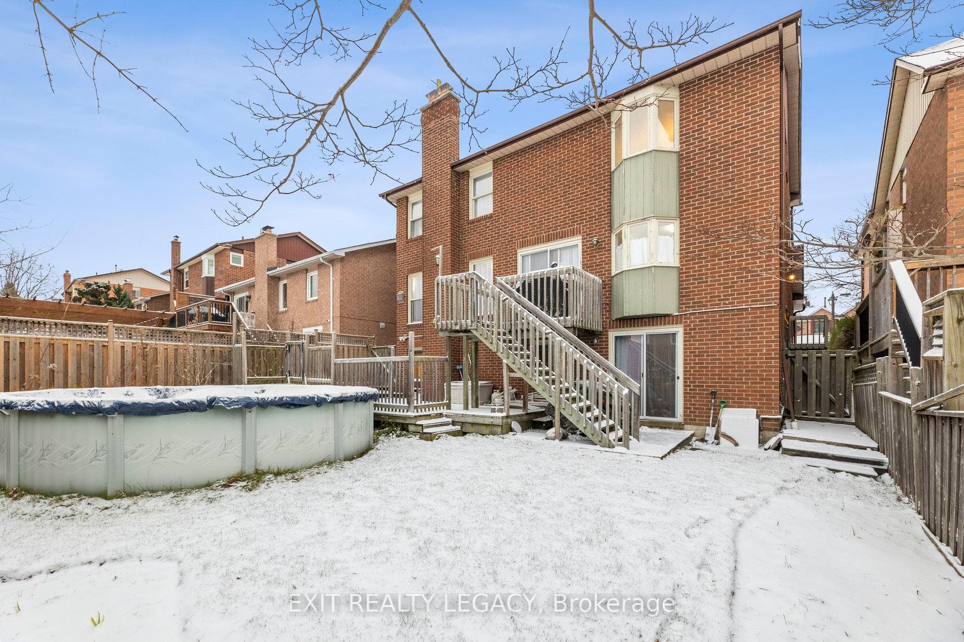 1586 Heathside Crescent photo 39